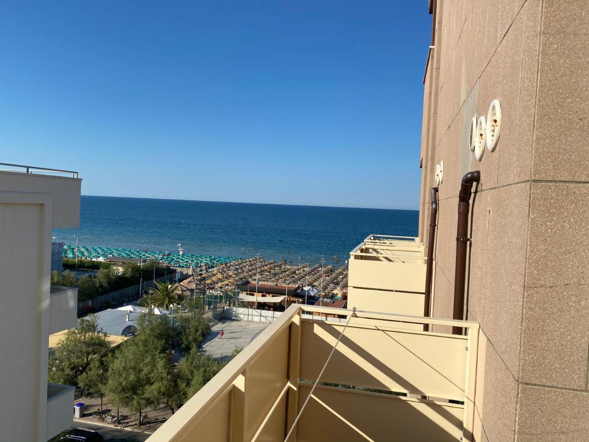 Hotel Nettuno Pesaro Exterior photo