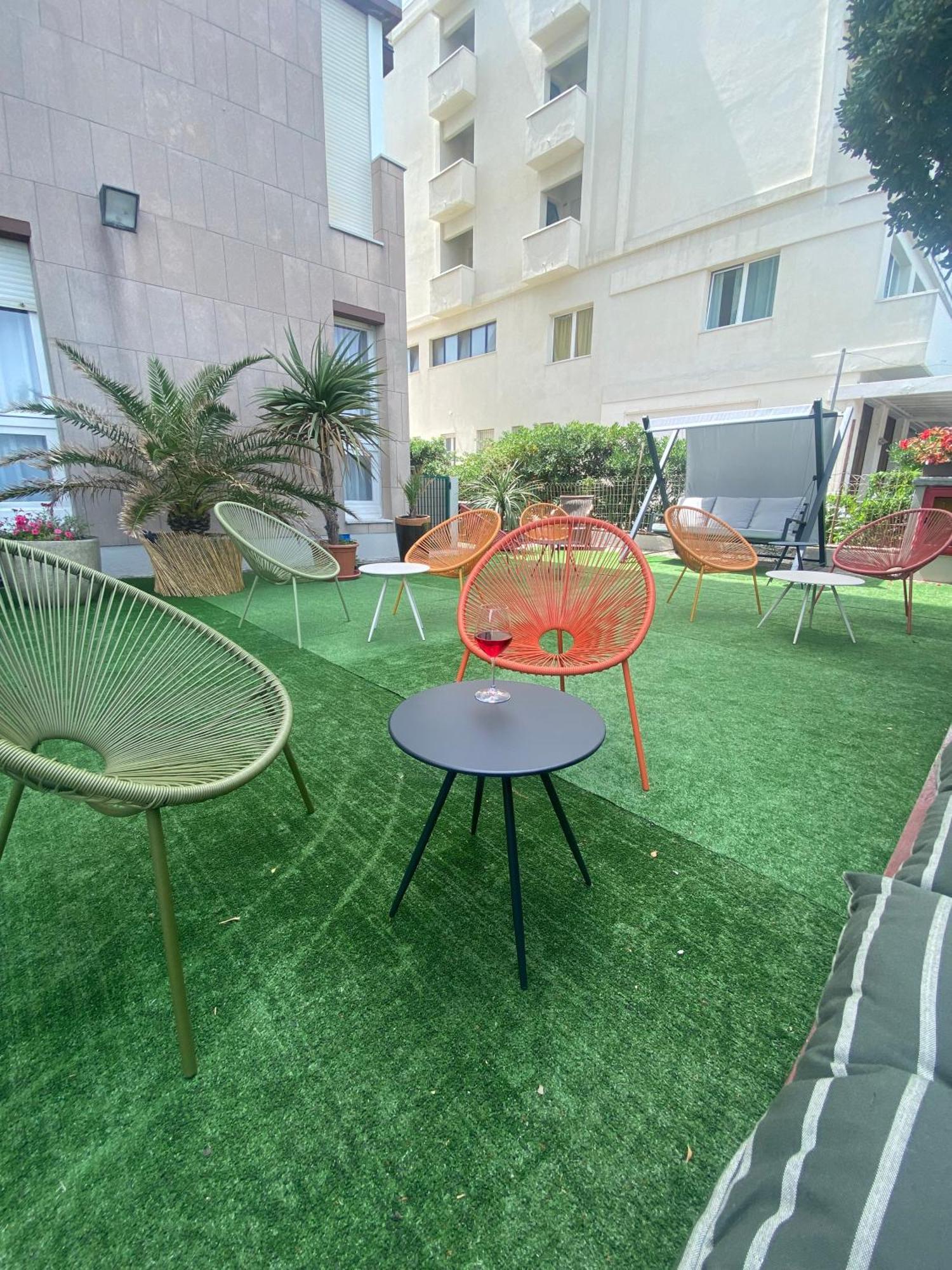 Hotel Nettuno Pesaro Exterior photo