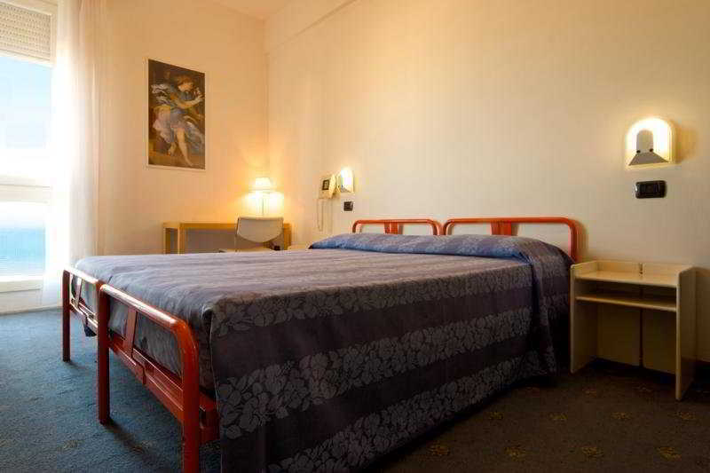 Hotel Nettuno Pesaro Exterior photo