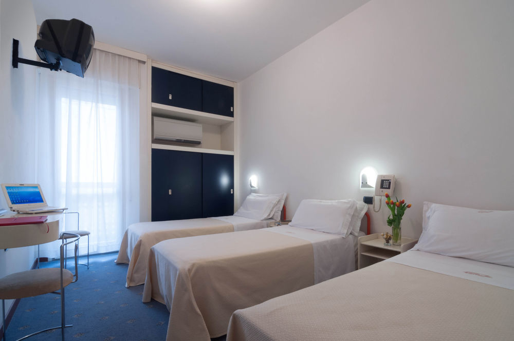 Hotel Nettuno Pesaro Exterior photo