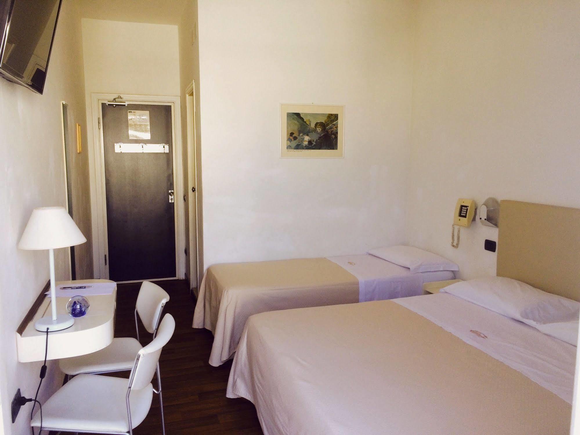 Hotel Nettuno Pesaro Exterior photo