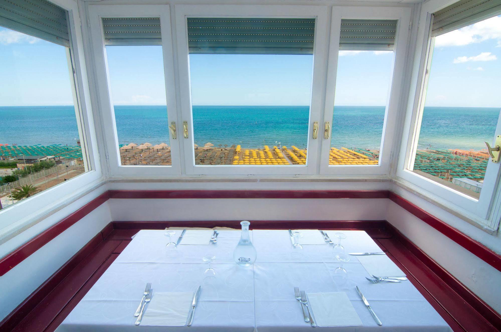 Hotel Nettuno Pesaro Exterior photo