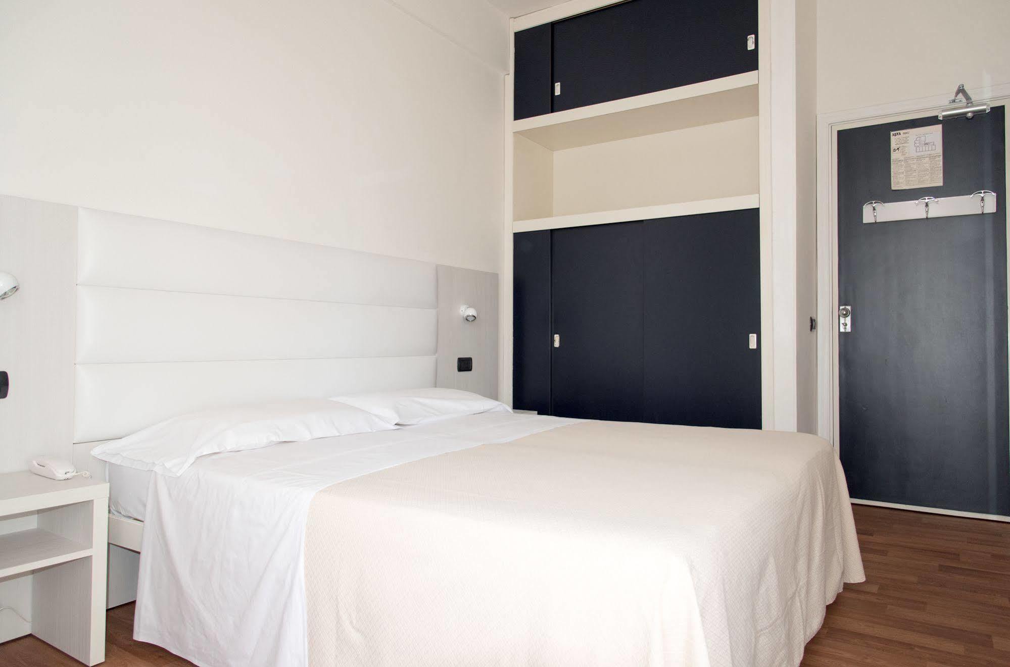 Hotel Nettuno Pesaro Exterior photo