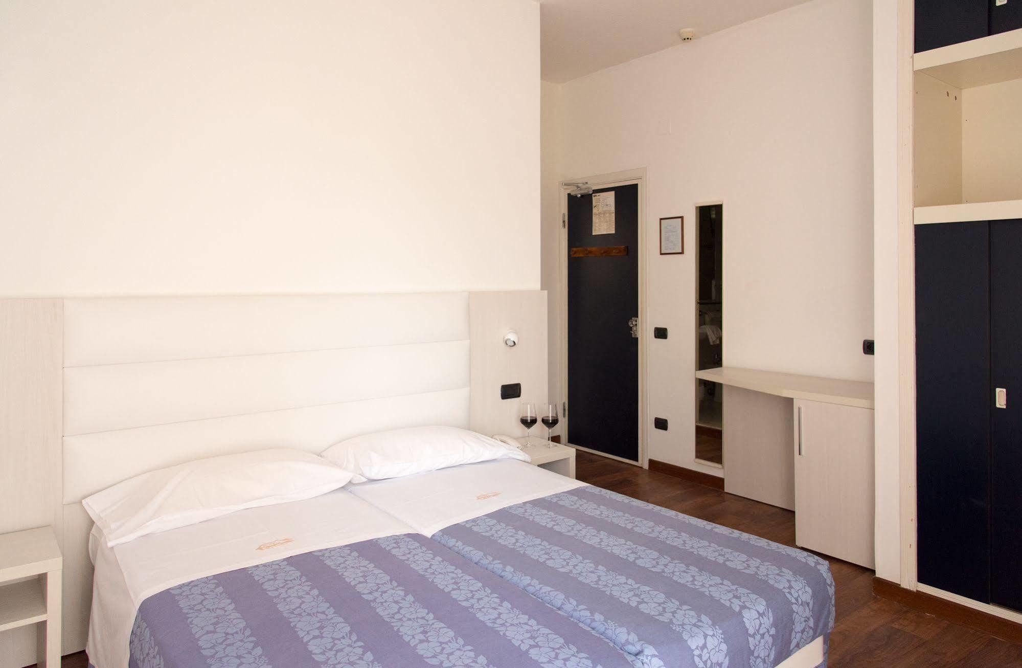 Hotel Nettuno Pesaro Exterior photo